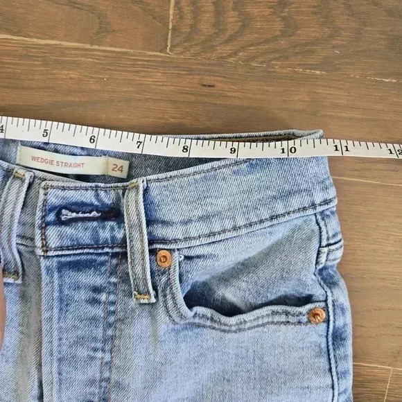 Levi's Wedgie straight light wash distressed jeans button fly denim sz 24 - Picture 8 of 12